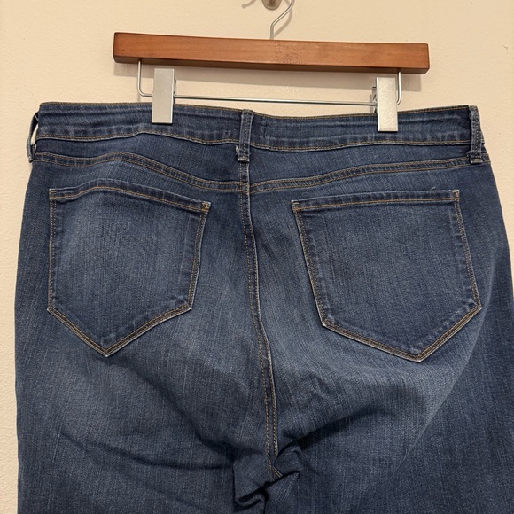 NYDJ Marilyn Straight Leg Jeans Lift Tuck Technology Slimming Size 16 - Picture 4 of 6